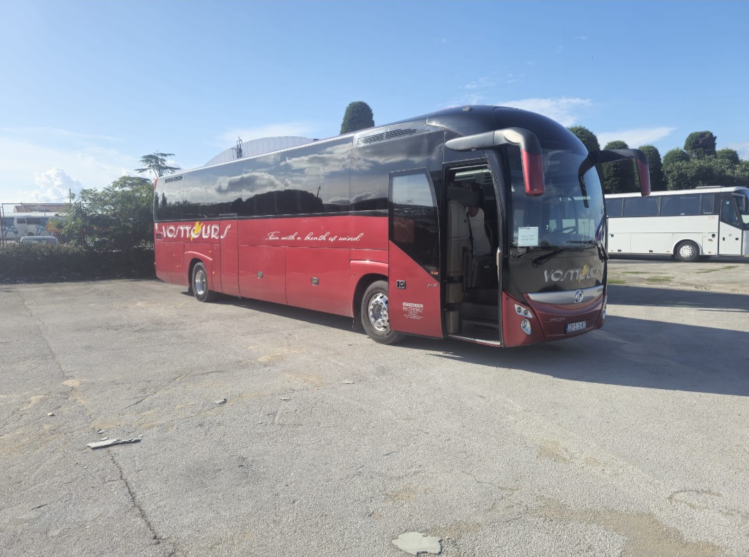 Vost Tours Bus 2